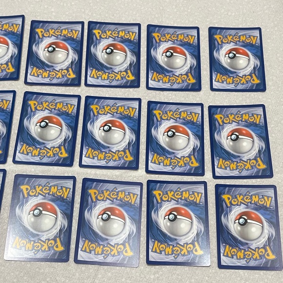 30 POKEMON HOLO AND REVERSE HOLO CARDS - Picture 3 of 17